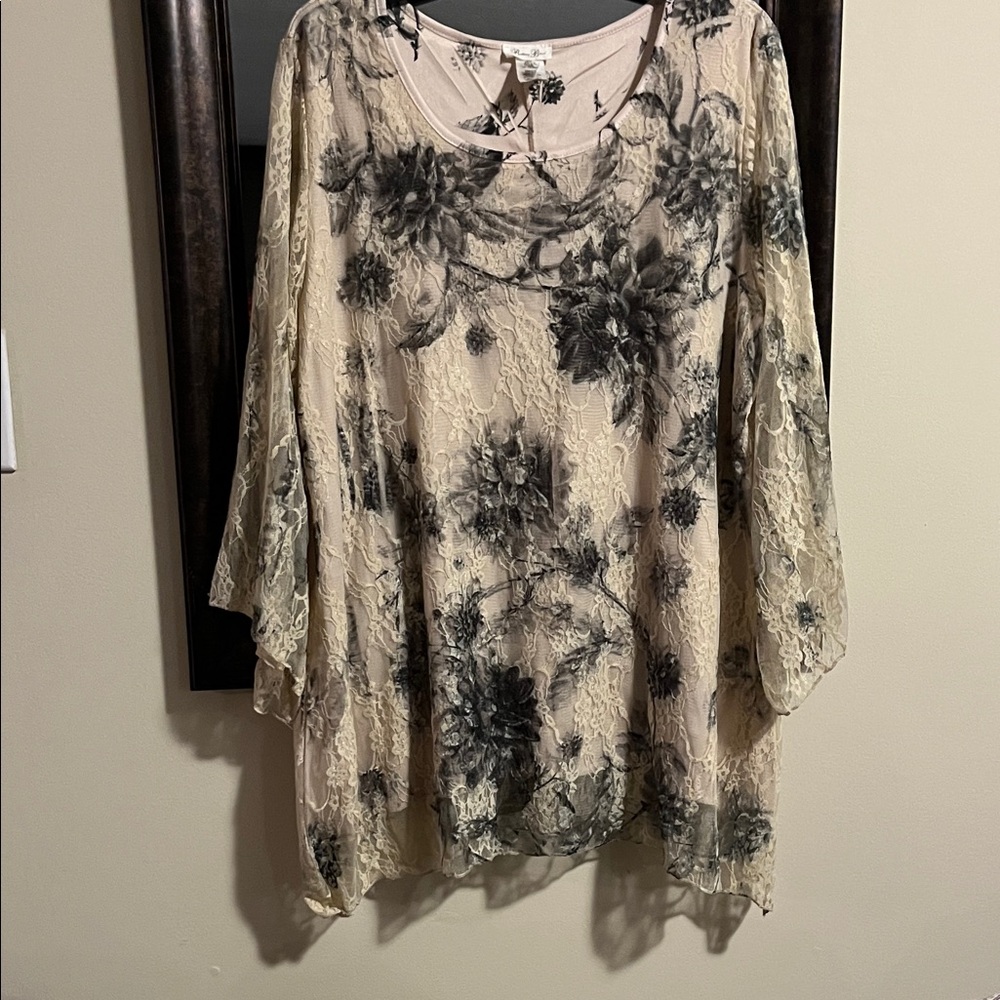 Brittany Black Floral Lace Tunic in Cream and Black